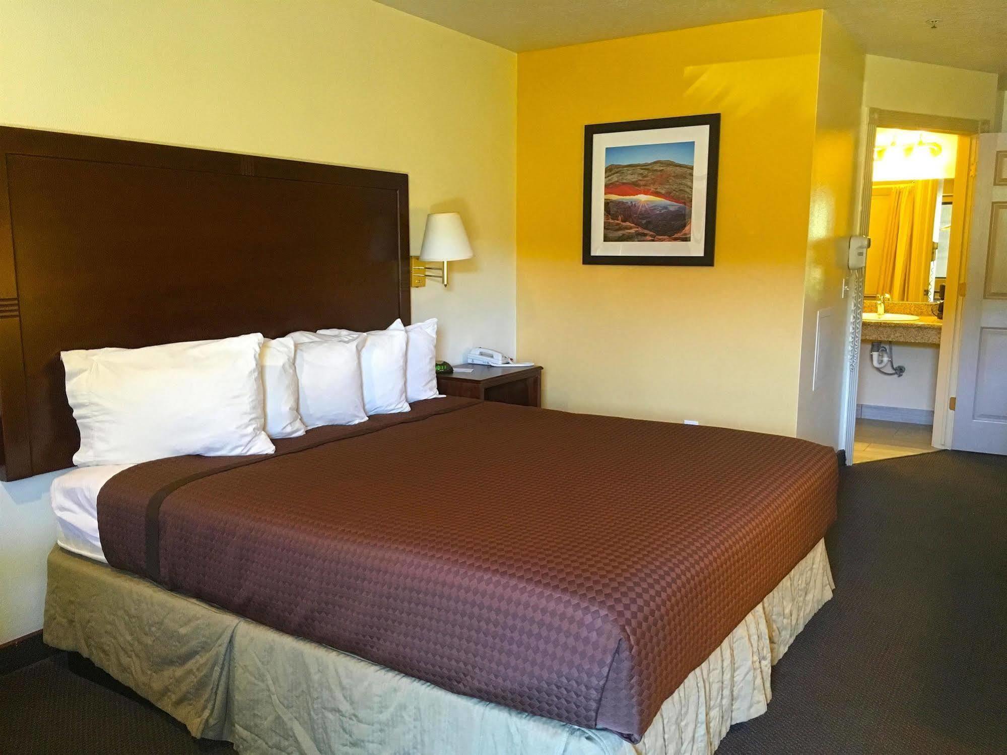 America'S Best Inn & Suites Saint George Экстерьер фото