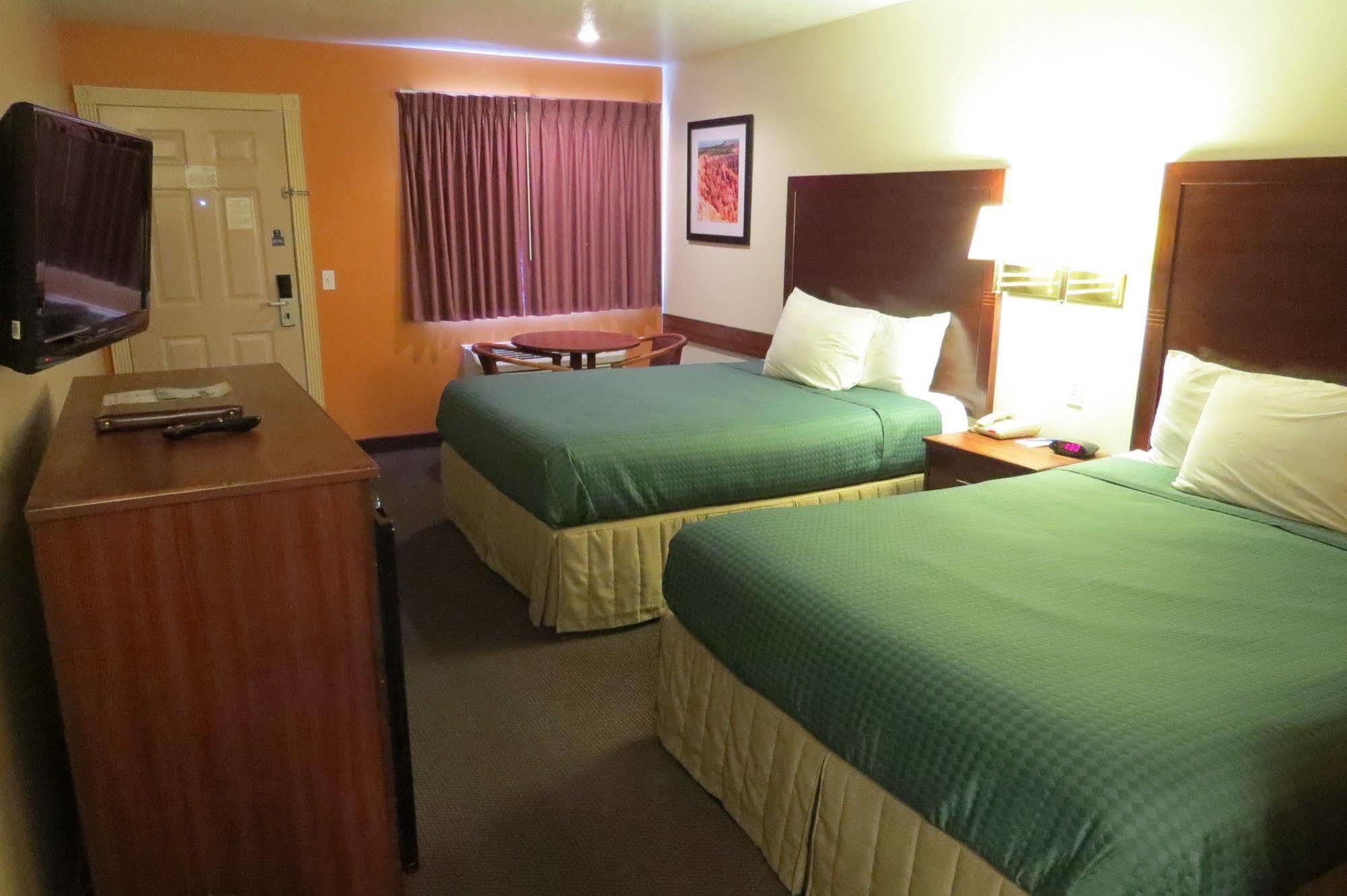 America'S Best Inn & Suites Saint George Экстерьер фото